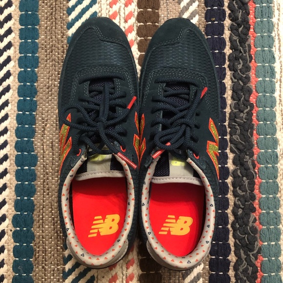 Women’s New Balance - Picture 2 of 2